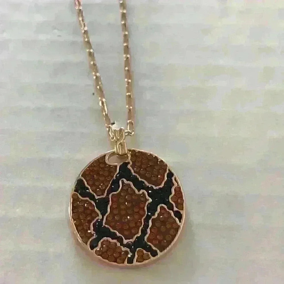 Essential new Crystal Animal Print Pend Necklace - Picture 7 of 8